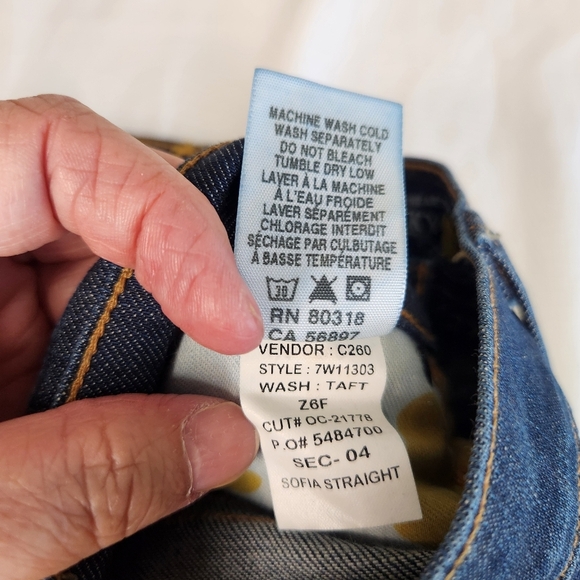 Lucky Brand Sofia Straight Blue Jeans Size 4/27. Medium Blue Lightly Distressed - Picture 13 of 14